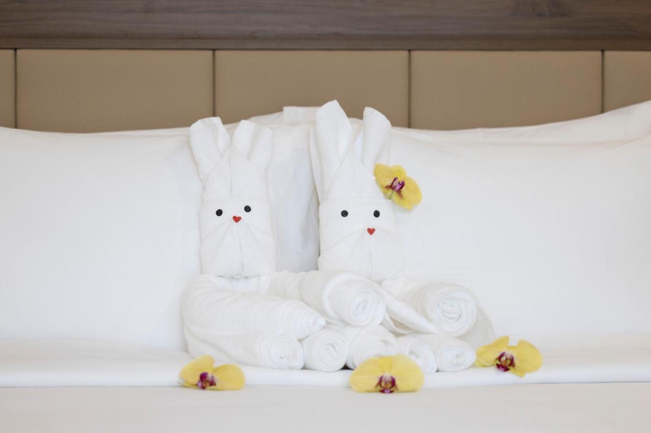 Miracle Luxury Nha Trang Hotel Exterior photo
