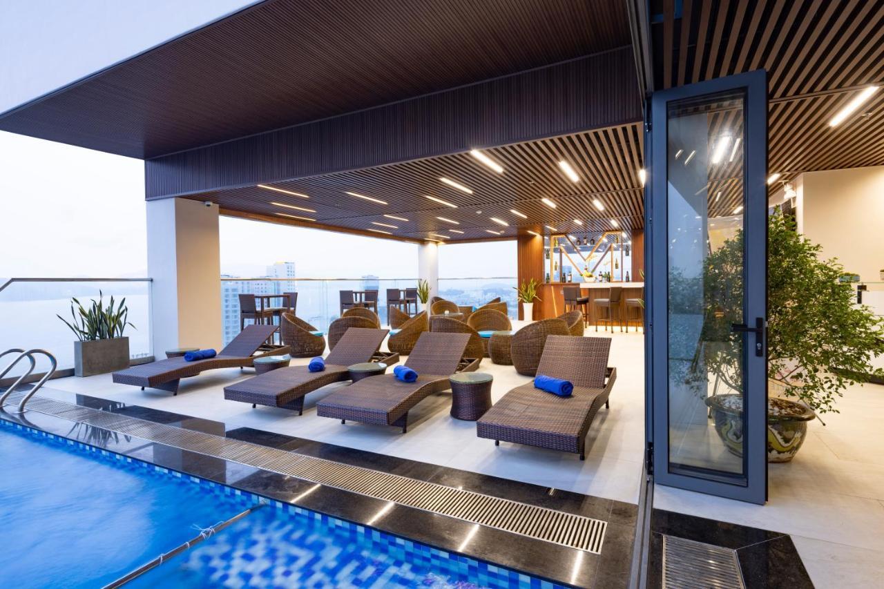 Miracle Luxury Nha Trang Hotel Exterior photo